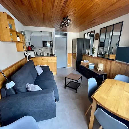 Chaleureux Studio A 150M Du Point Show Vars  Exterior photo